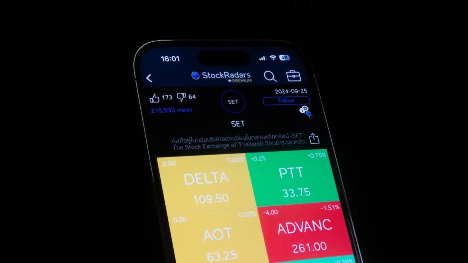 A professional-grade exchange interface showing advanced candle charts, deep order books, and real-time trade history columns. A professional-grade exchange interface showing advanced candle charts, deep order books, and real-time trade history columns.