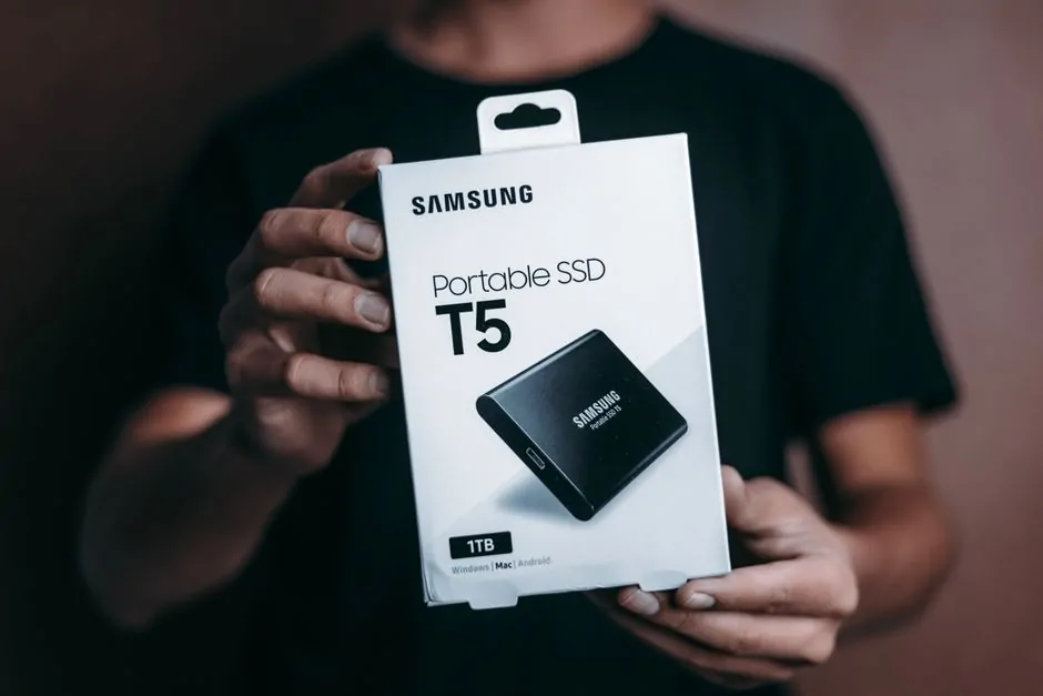 Ledger Stax and Tangem product comparison with secure setup, official packaging, and recovery backup materials Ledger Stax and Tangem product comparison with secure setup, official packaging, and recovery backup materials