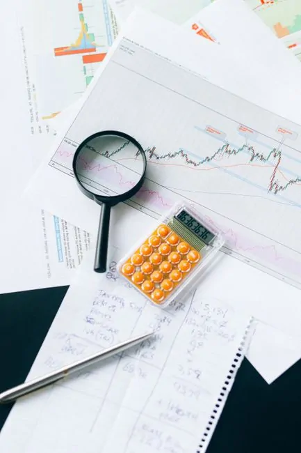 Practical investor checklist showing leverage limits, position sizing, cash reserves, and thesis review Practical investor checklist showing leverage limits, position sizing, cash reserves, and thesis review